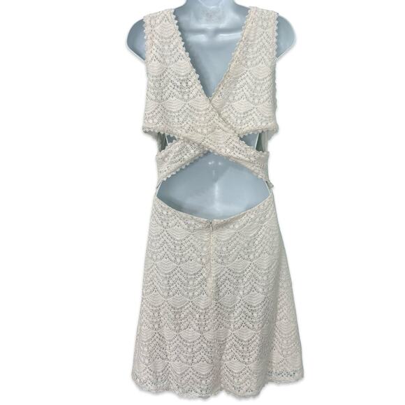 Guess White Lace Crochet Back Cut Out Criss Cross Alameda Mini Dress size 8 - Picture 3 of 12